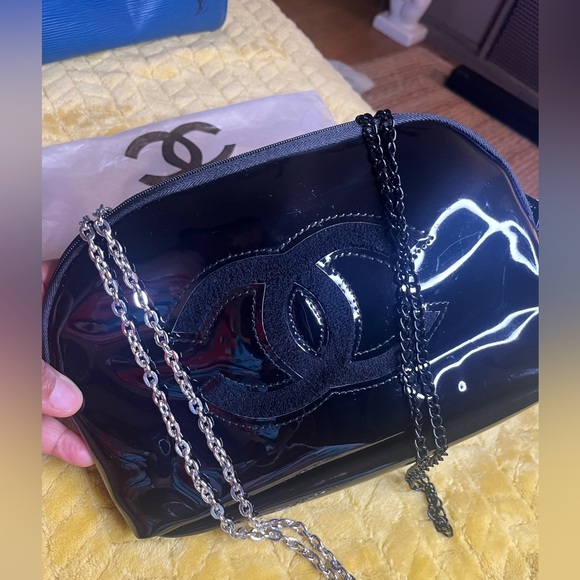 🕋▪️Authentic Chanel Black Leather Crossbody ▪️🕋 - Picture 6 of 6
